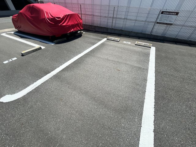 THE RESIDENCE 姫路神屋町の駐車場