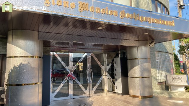 ライオンズマンション越谷南　中古マンションのエントランス