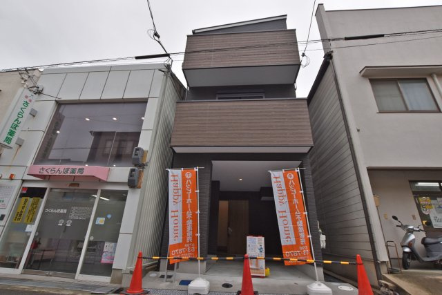 尼崎市神田中通9丁目新築一戸建て│3LDK+駐車1台可の外観|本分譲地、正面から撮影した写真です。