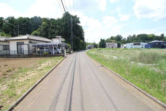 川越市小堤　建築条件なし売地　東武東上線『鶴ヶ島駅』徒歩22分　【名細小学区】の前面道路含む現地写真