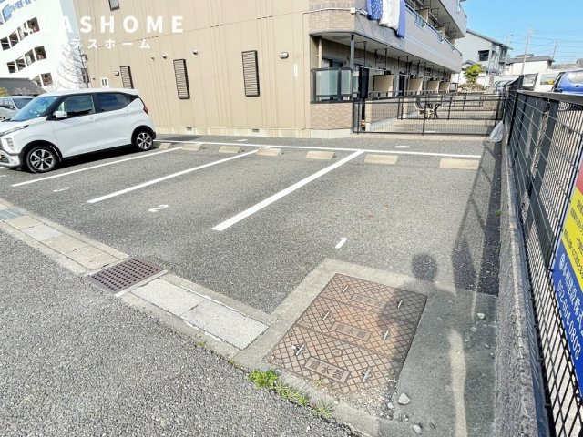 グランシャリオ　　刈谷市近郊の賃貸はクラスホーム刈谷店の駐車場