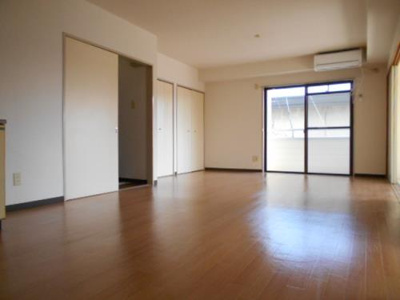 【居間・リビング】 | アーバンステージ | ※同物件・反転タイプの写真です。