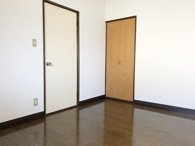 リバーサイドハウスの洋室