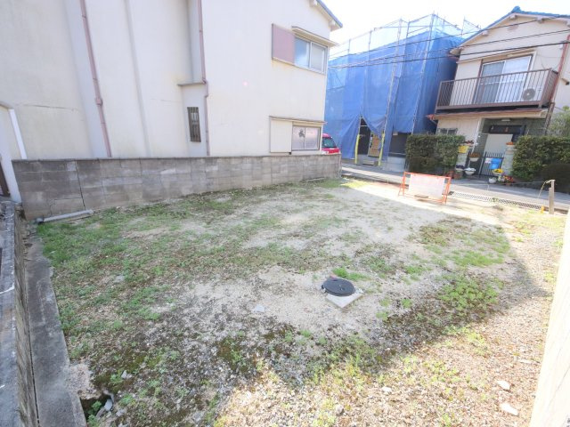 生駒市俵口町土地の外観