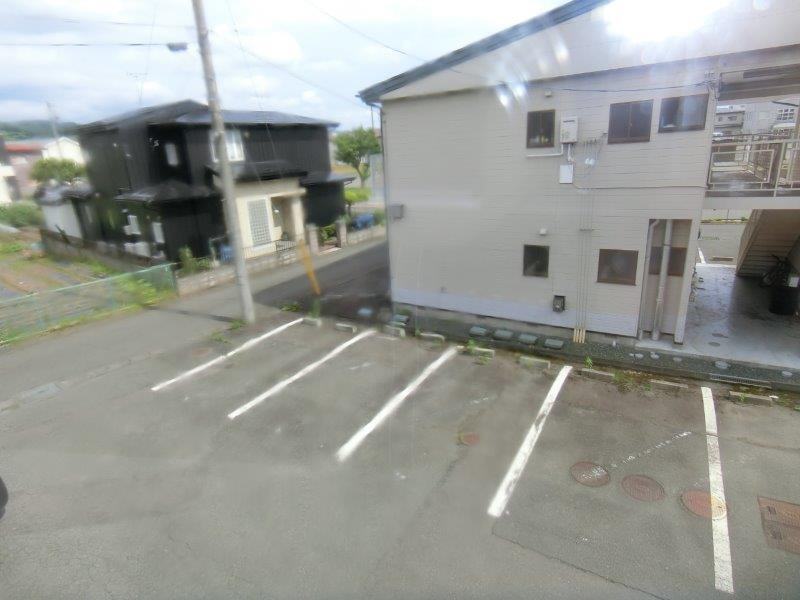 センチュリーハウス津志田Bの駐車場