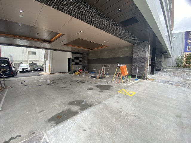 パラゴン勝山通りの駐車場
