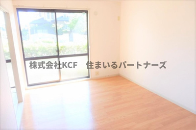 【居間・リビング】 | グリーンパーク徳間D | ゆったり過ごせる居間です