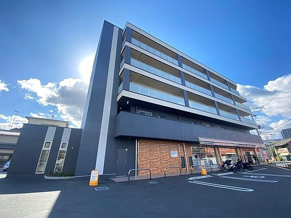 グラン・フィオーレ向日町の外観|向日町駅徒歩3分。不在時も安心な宅配ボックス完備の鉄骨造