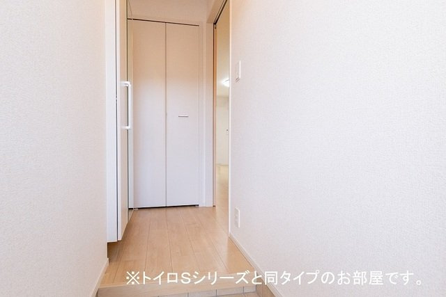 羽島１丁目アパートの玄関