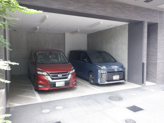 ザ・グローベル南大塚の駐車場