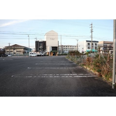 岐阜市鏡島精華２丁目の駐車場