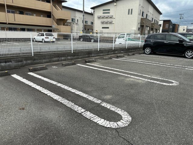 ササラビレッジの駐車場