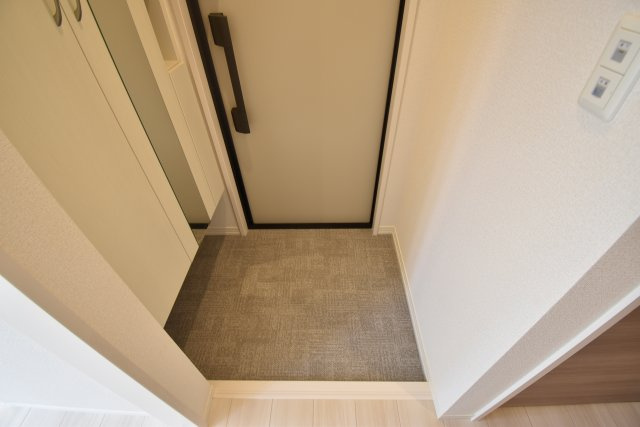 D-room西難波町の玄関