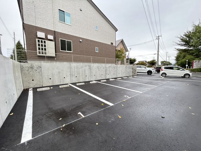 クロノスの駐車場