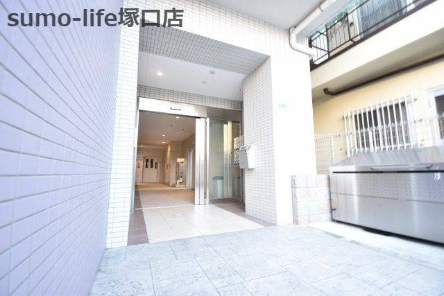 エテルノ阪急伊丹駅前のロビー