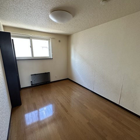 コスモＸＩの洋室|広々とした洋室です