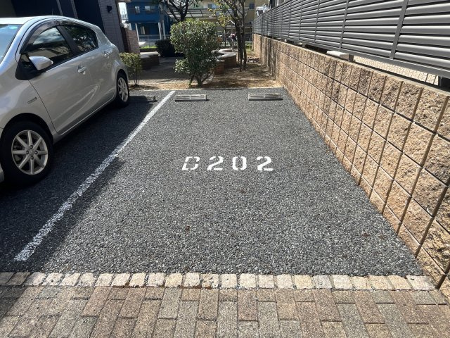 グランドゥール英賀保Ｄの駐車場