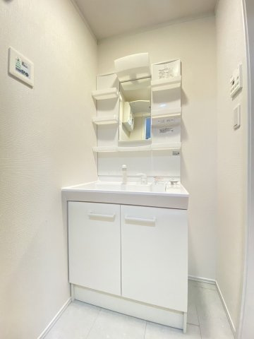 ソワサントセーズ下ノ橋の独立洗面台