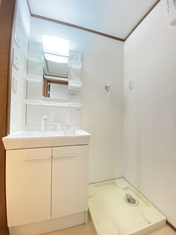 MEZY本町の独立洗面台