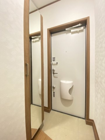 MEZY本町の玄関