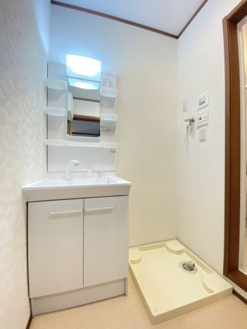 MEZY本町の独立洗面台