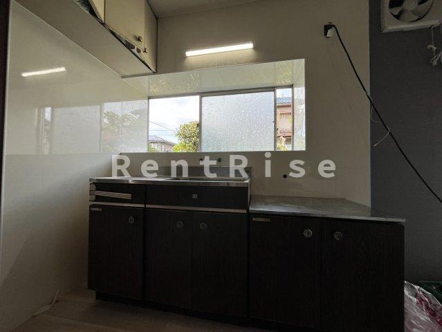 愛西市佐屋町新田戸建のキッチン