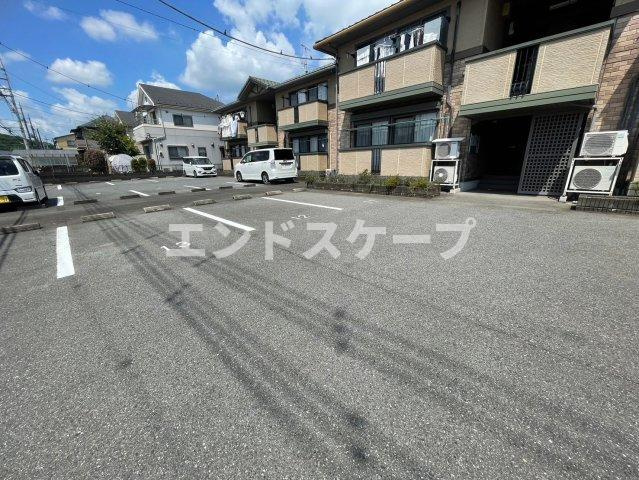 ニューポワール　Ｂの駐車場|高崎、前橋、伊勢崎エリアのお部屋探しはエンドスケープまで！お客様の理想お聞かせ下さい♪