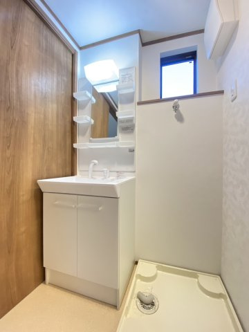 MEZY本町の独立洗面台