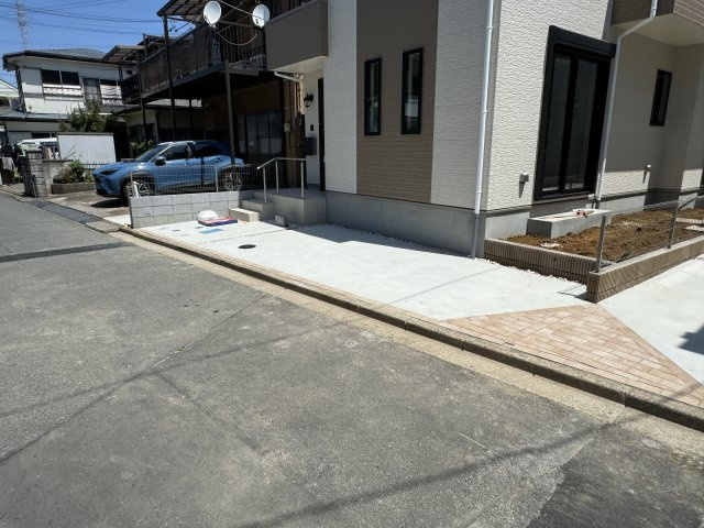 八潮市中央２丁目新築戸建【八幡小学校：９分】の駐車場|1号棟駐車スペース