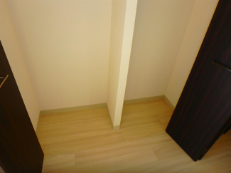 【収納】 | コフレ板橋本町 | 中仕切りがあるので長い物でも倒さずに収納できます。