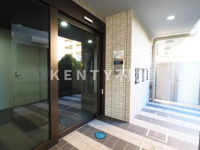 【エントランス】 | ｐｏｐｓ | 清潔なエントランスです