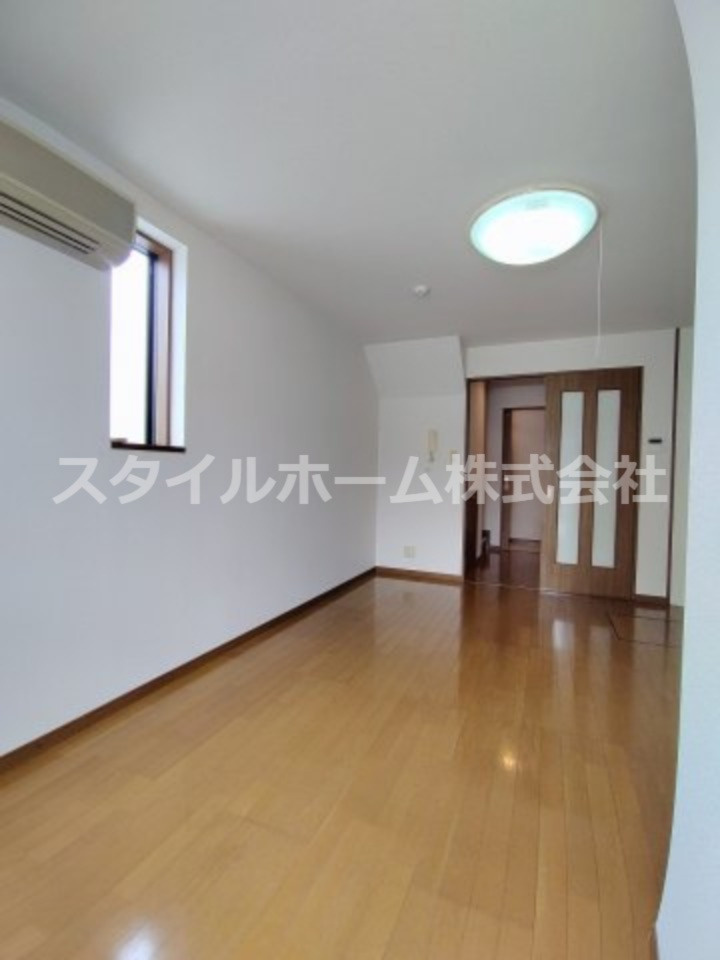 ハートブランシェ　Aの居間・リビング|別部屋写真です。