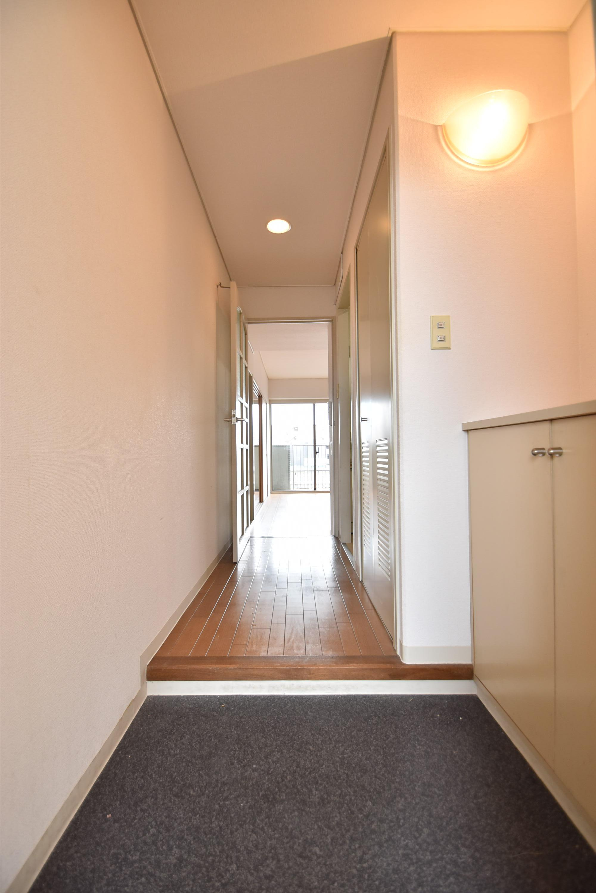 大阪市城東区野江２丁目の賃貸マンションの玄関