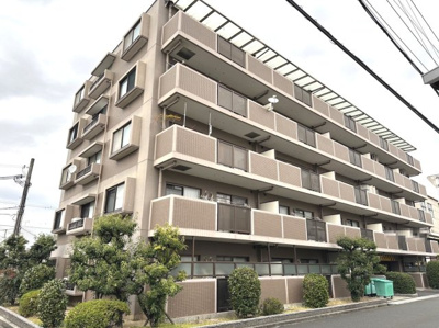 【外観】 | シャルマンフジ堺北 | ファミリーマートまで徒歩７分！ちょっとしたお買い物に便利ですね♪