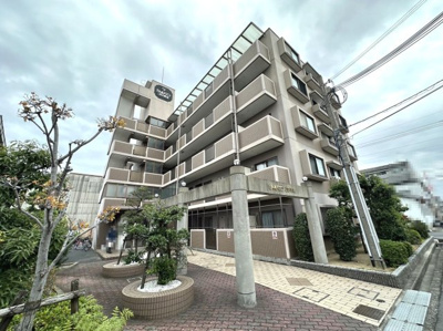 【外観】 | シャルマンフジ堺北 | 【洗面台新調】玄関入ってすぐに洗面台があるので、帰宅後すぐに手洗いうがいができますよ！