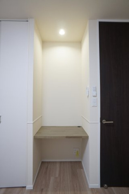 【設備】 | Grigio TODA | 仕事もできるデスクコーナーを設置済みです