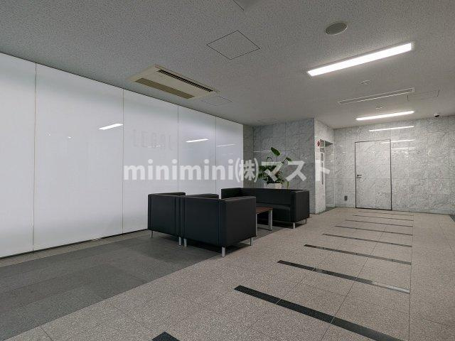 リーガル岡崎橋のロビー