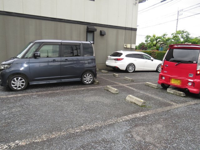 アクアヴィラージュBの駐車場