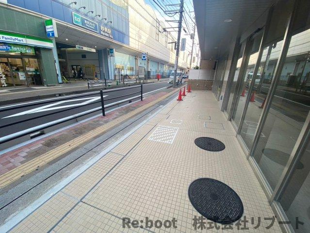 グリーンフォレスト妙典のエントランス