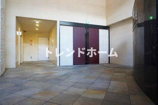 アドバンス大阪ドーム前のエントランス|選べる家電プランあり！！