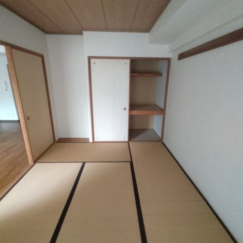 ティアラ高砂ハイツの和室