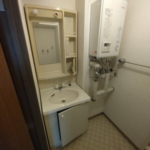 ティアラ高砂ハイツの洗面所