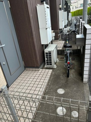 【エントランス】 | アヴェニール上北沢 | 自転車置き場