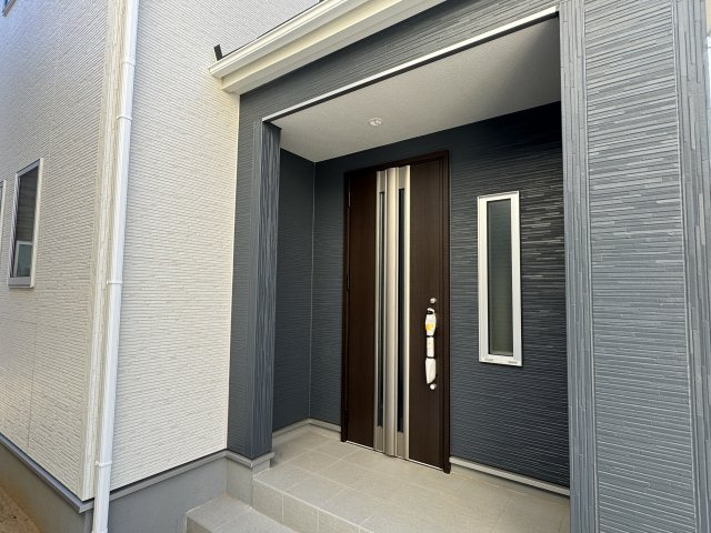 柏市南増尾7丁目新築戸建のエントランス|エントランス・玄関ポーチ