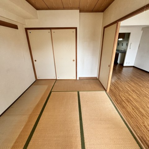 ティアラ高砂ハイツの和室