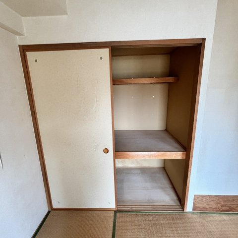 ティアラ高砂ハイツの収納