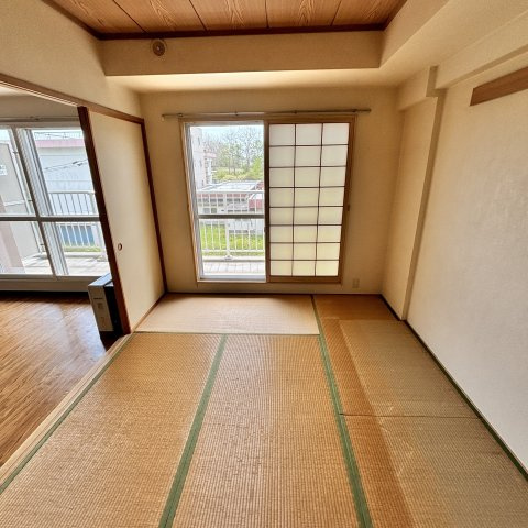 ティアラ高砂ハイツの和室