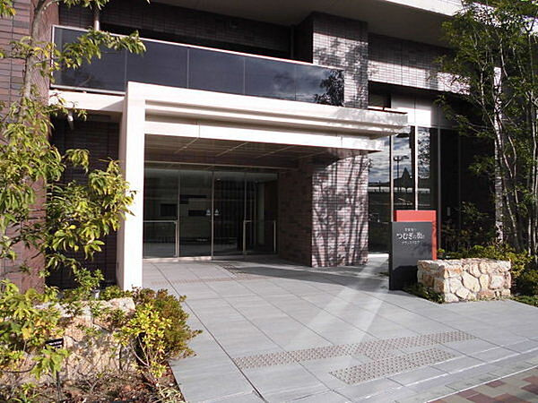 京都桂川つむぎの街グランスクエアのエントランス