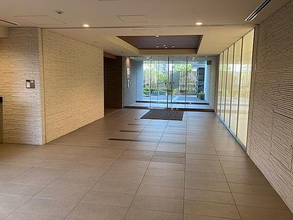 京都桂川つむぎの街グランスクエアのロビー