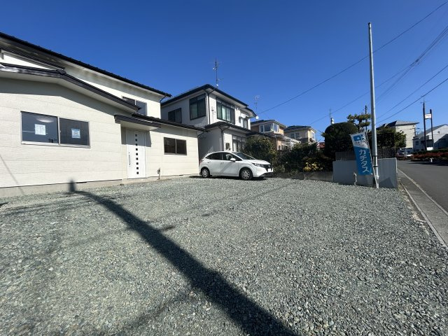 八戸市大字白銀町字姥久保の駐車場